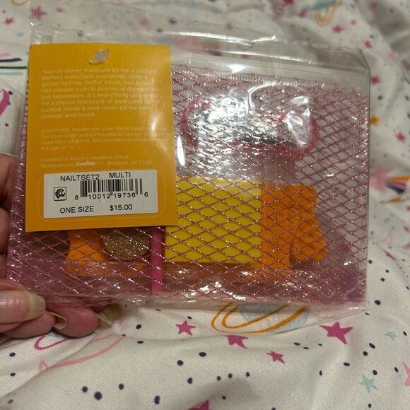 NWT  Nail CareSet - Picture 11 of 11
